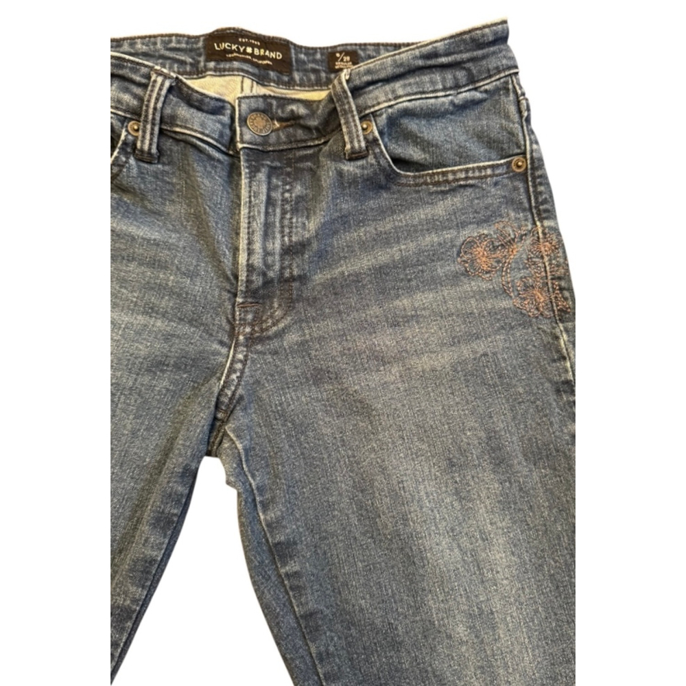 Women's Lucky Brand Sweet Straight Jeans Size 6/28 Blue Denim Floral Embroidery - Picture 2 of 13